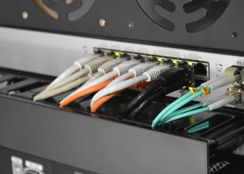 PoE Switch: The Difference Between Active PoE and Passive PoE