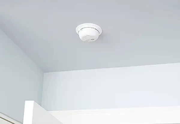 Smoke Detector Beeps Twice and Stops – How to Fix It