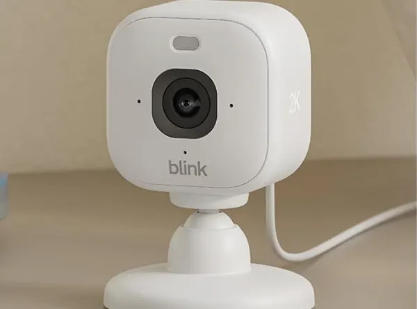 Blink Mini 2K Plus compact white plug-in indoor security camera